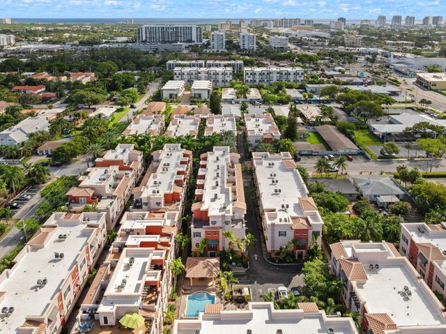 1033 NE 17th Way 2003, Fort Lauderdale, FL 33304