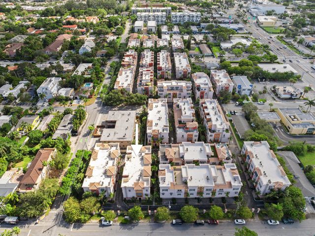 1033 NE 17th Way 2003, Fort Lauderdale, FL 33304