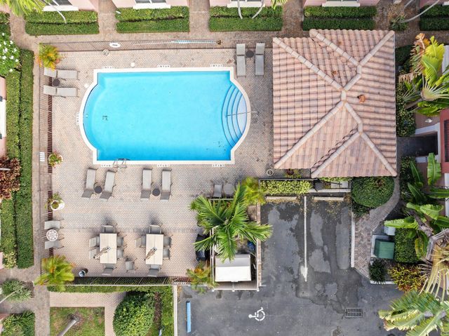 1033 NE 17th Way 2003, Fort Lauderdale, FL 33304