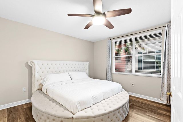 1033 NE 17th Way 2003, Fort Lauderdale, FL 33304