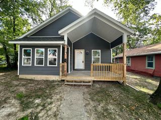 704 WASHINGTON AVE, Columbia, MO 65201