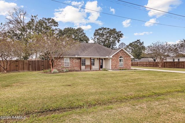 1020 Calais Loop, Breaux Bridge, LA 70517