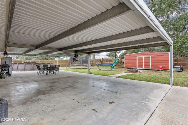 1020 Calais Loop, Breaux Bridge, LA 70517