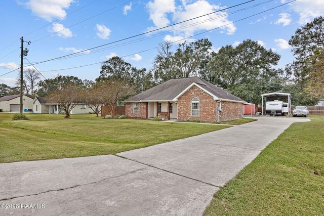 1020 Calais Loop, Breaux Bridge, LA 70517