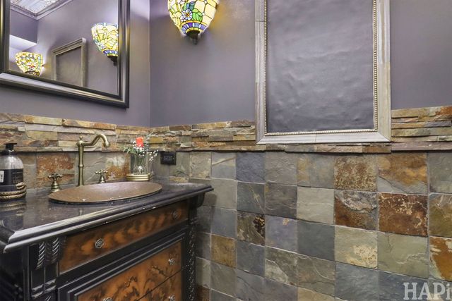 902 Huntington Drive 902, Elk Grove Village, IL 60007