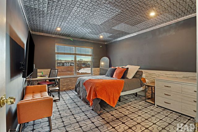 902 Huntington Drive 902, Elk Grove Village, IL 60007