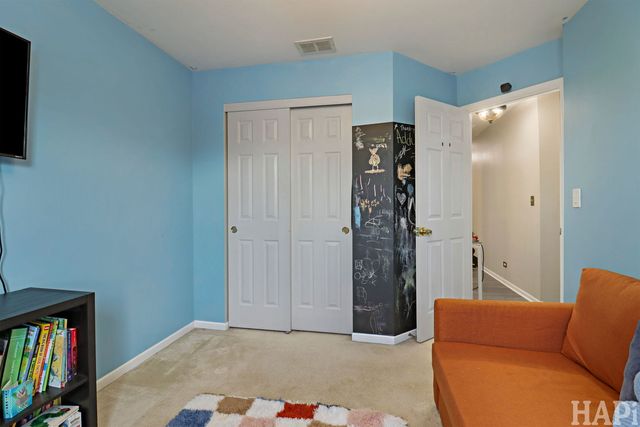 902 Huntington Drive 902, Elk Grove Village, IL 60007