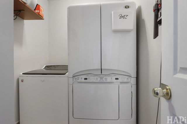 902 Huntington Drive 902, Elk Grove Village, IL 60007