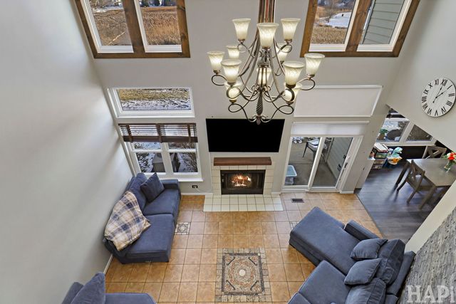 902 Huntington Drive 902, Elk Grove Village, IL 60007