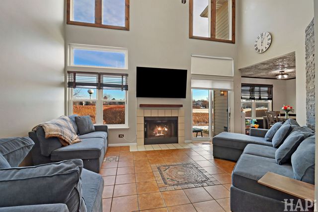 902 Huntington Drive 902, Elk Grove Village, IL 60007