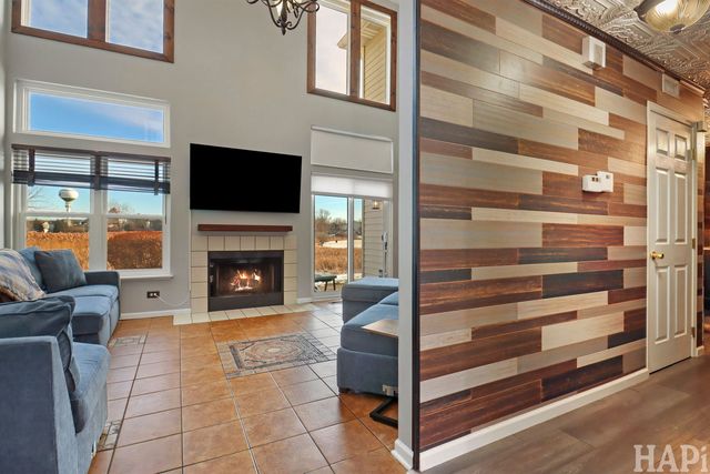 902 Huntington Drive 902, Elk Grove Village, IL 60007