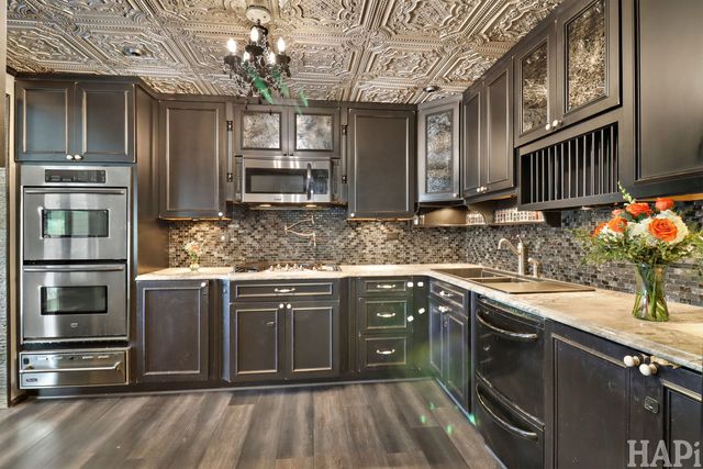 902 Huntington Drive 902, Elk Grove Village, IL 60007