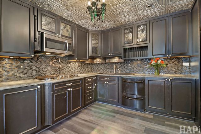 902 Huntington Drive 902, Elk Grove Village, IL 60007