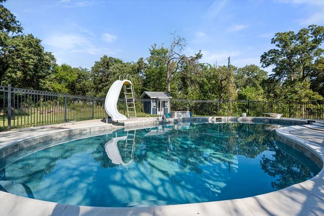 6522 Mark Drive, Burleson, TX 76028