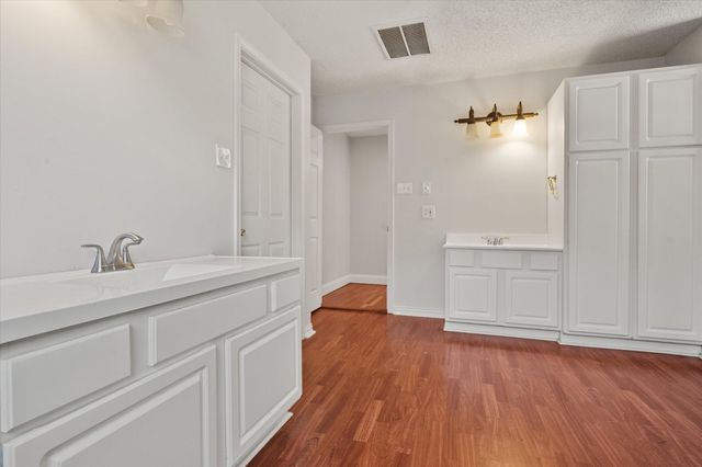 6522 Mark Drive, Burleson, TX 76028