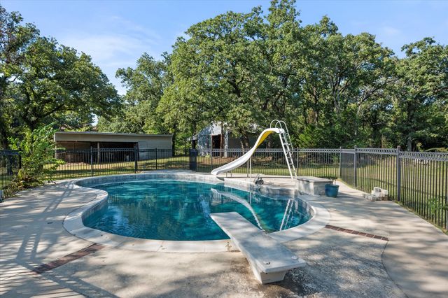 6522 Mark Drive, Burleson, TX 76028