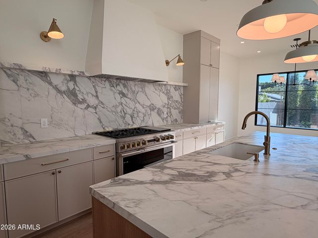 4030 N 49TH Street, Phoenix, AZ 85018