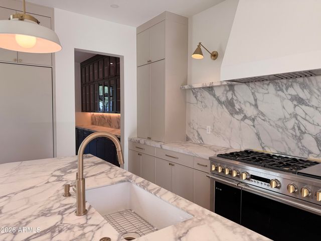 4030 N 49TH Street, Phoenix, AZ 85018
