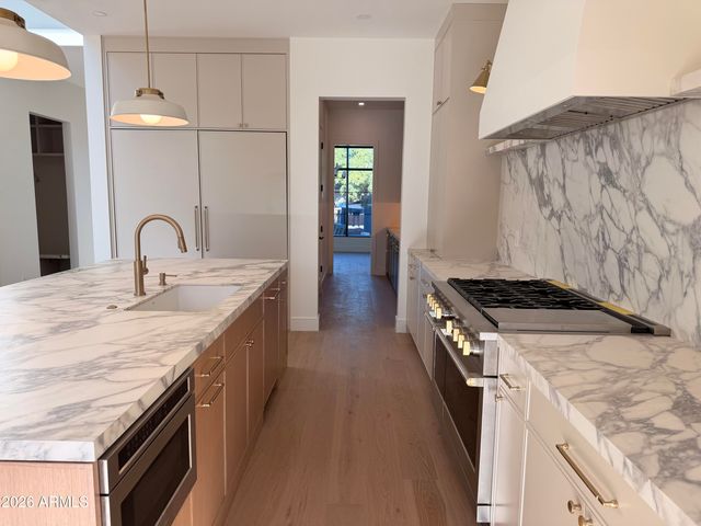 4030 N 49TH Street, Phoenix, AZ 85018