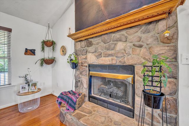 2210 Isle Of Pines DR, Moneta, VA 24121