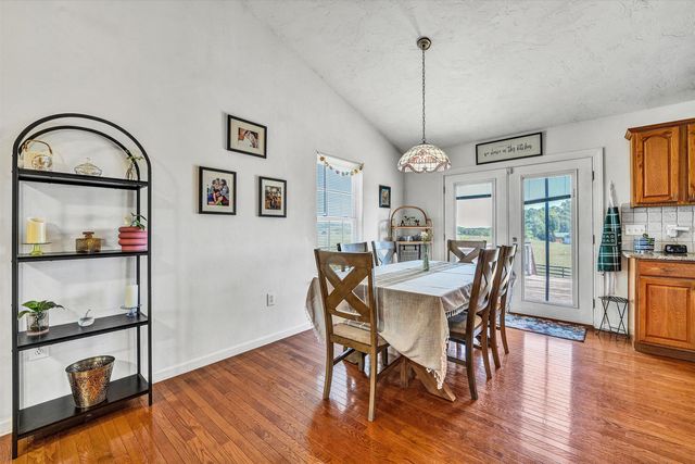 2210 Isle Of Pines DR, Moneta, VA 24121