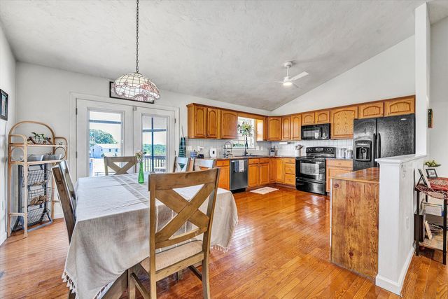 2210 Isle Of Pines DR, Moneta, VA 24121