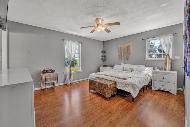 2210 Isle Of Pines DR, Moneta, VA 24121