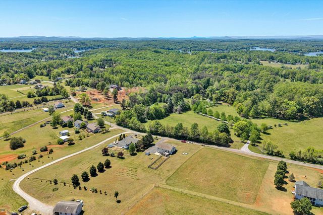 2210 Isle Of Pines DR, Moneta, VA 24121