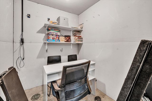 2210 Isle Of Pines DR, Moneta, VA 24121