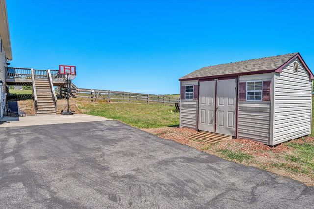 2210 Isle Of Pines DR, Moneta, VA 24121