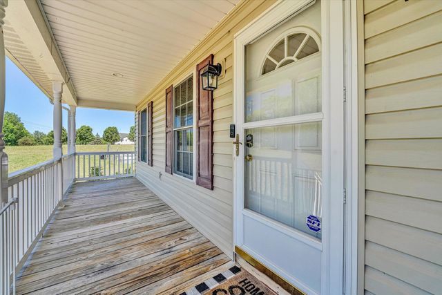 2210 Isle Of Pines DR, Moneta, VA 24121