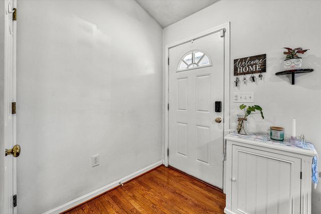 2210 Isle Of Pines DR, Moneta, VA 24121