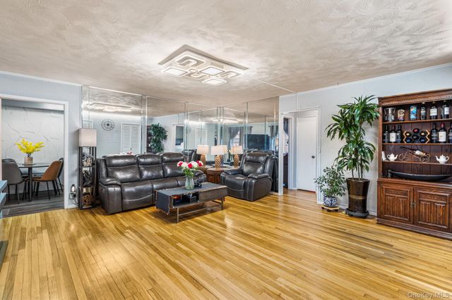 1907 166th Street Lower, Whitestone, NY 11357