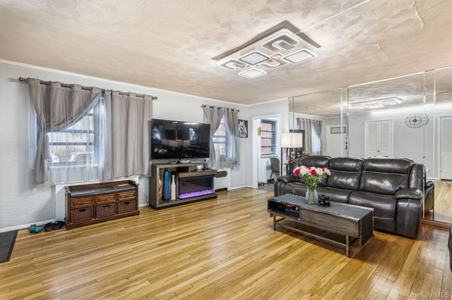 1907 166th Street Lower, Whitestone, NY 11357