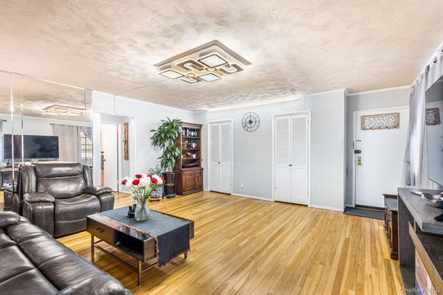 1907 166th Street Lower, Whitestone, NY 11357