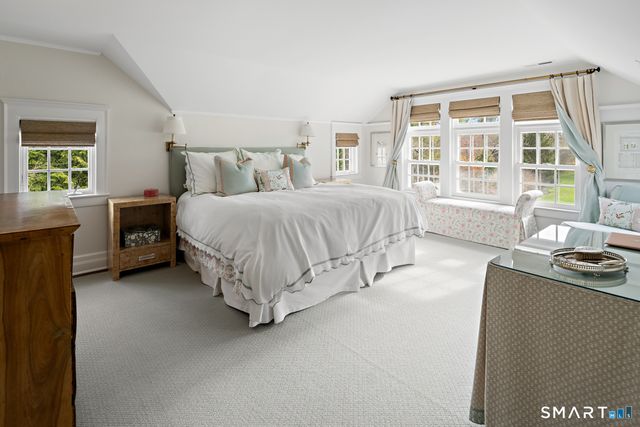 32 West Road, New Canaan, CT 06840