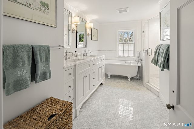 32 West Road, New Canaan, CT 06840