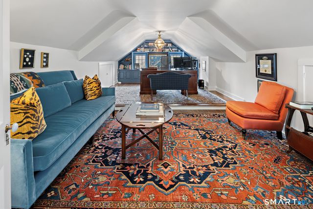 32 West Road, New Canaan, CT 06840