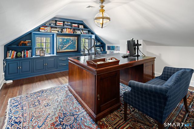 32 West Road, New Canaan, CT 06840