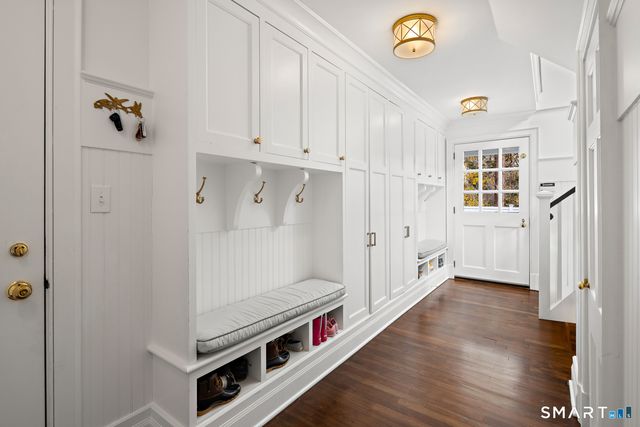 32 West Road, New Canaan, CT 06840