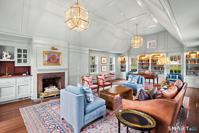 32 West Road, New Canaan, CT 06840