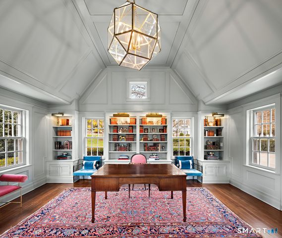 32 West Road, New Canaan, CT 06840