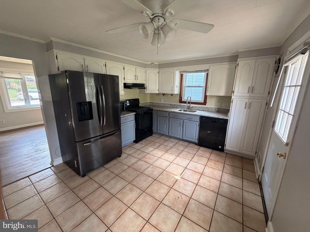 110 W 11TH AVE, Brooklyn, MD 21225