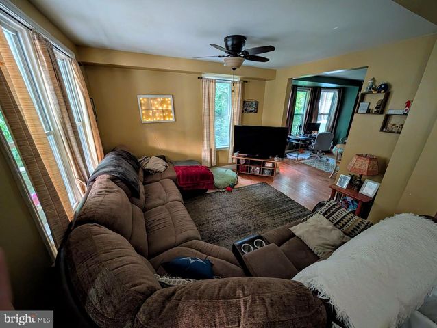 33 CENTRE AVE, West Norriton, PA 19403