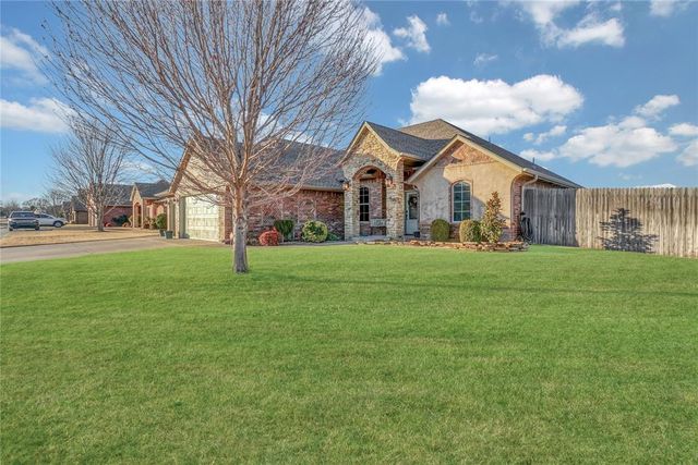 2109 Pinnacle Drive, Weatherford, OK 73096