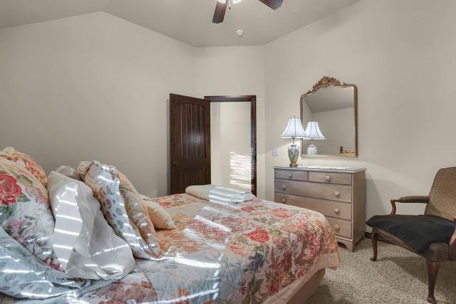 2109 Pinnacle Drive, Weatherford, OK 73096