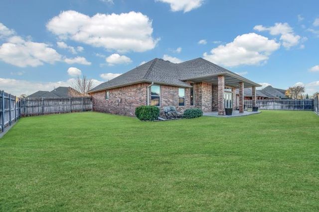 2109 Pinnacle Drive, Weatherford, OK 73096
