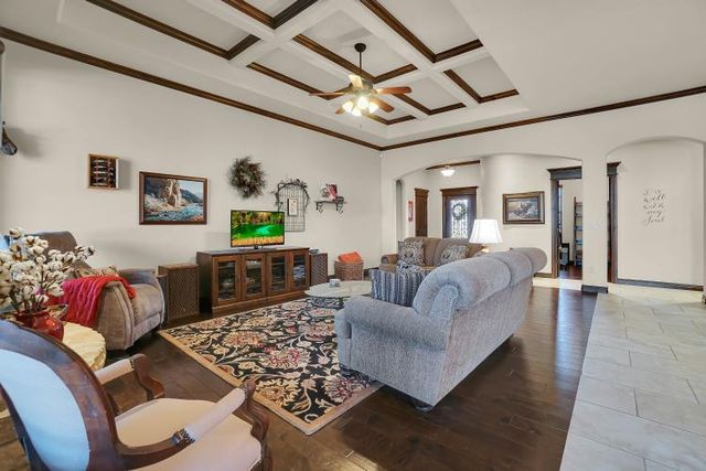 2109 Pinnacle Drive, Weatherford, OK 73096