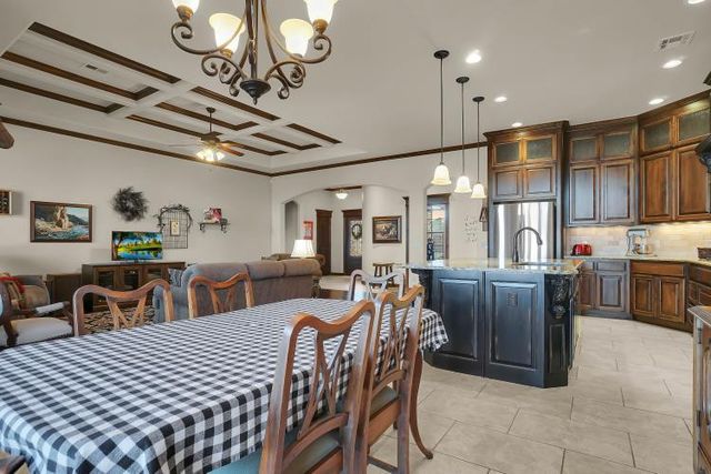 2109 Pinnacle Drive, Weatherford, OK 73096