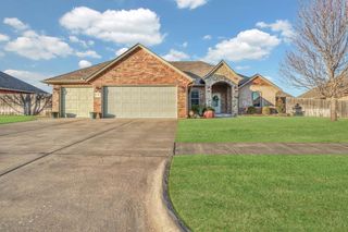 2109 Pinnacle Drive, Weatherford, OK 73096